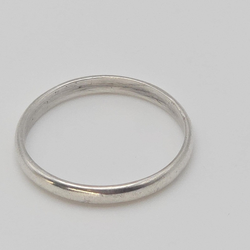 925 Sterling Sliver‎ Ring Rounded Exterior Profile Slim Size 6 Free $hipping - Picture 9 of 11